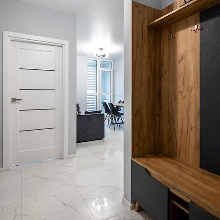 Avalon Time Apartment Lviv Exteriör bild