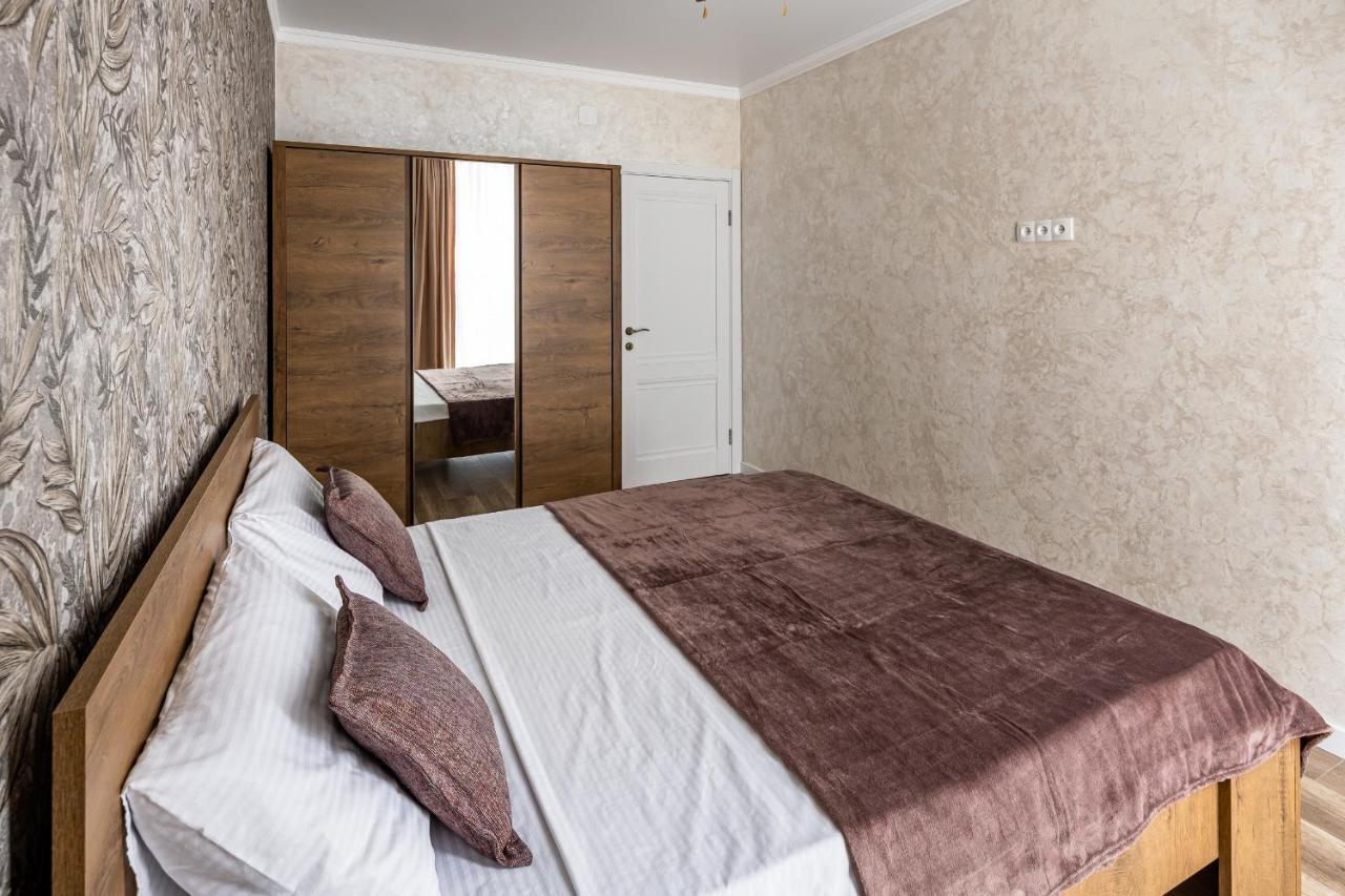 Avalon Time Apartment Lviv Exteriör bild