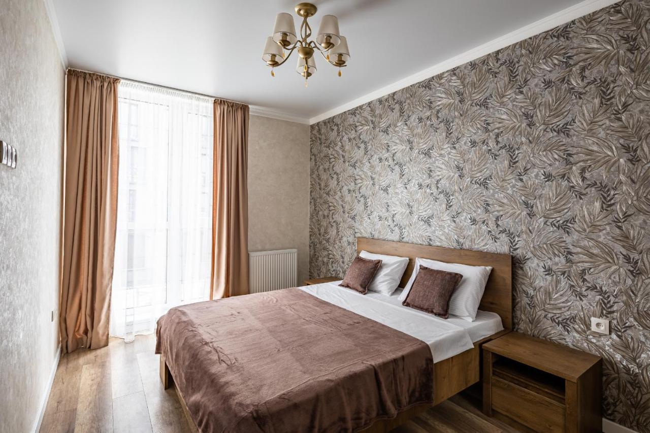 Avalon Time Apartment Lviv Exteriör bild