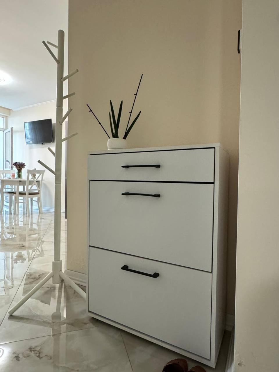Avalon Time Apartment Lviv Exteriör bild