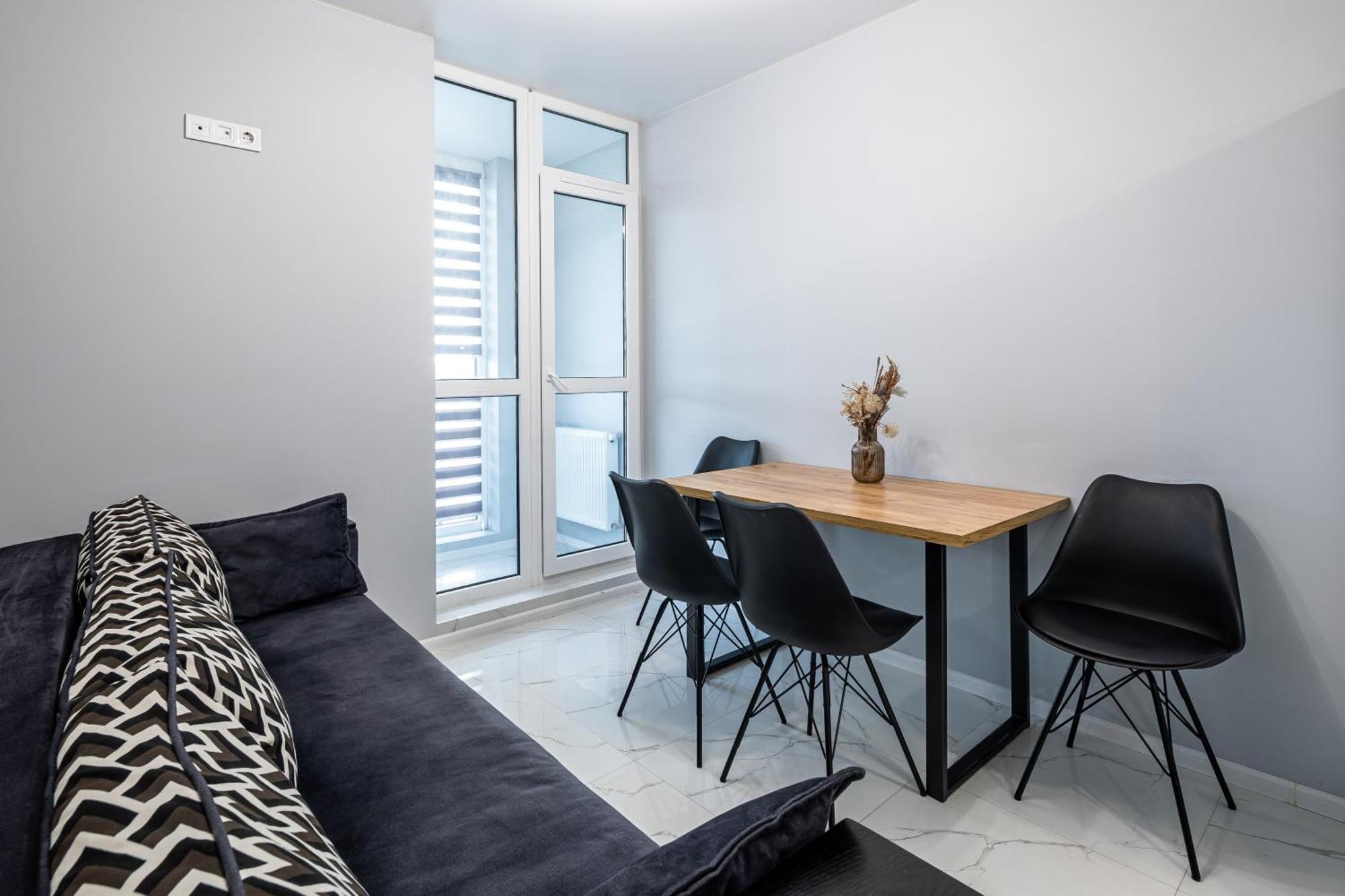 Avalon Time Apartment Lviv Exteriör bild