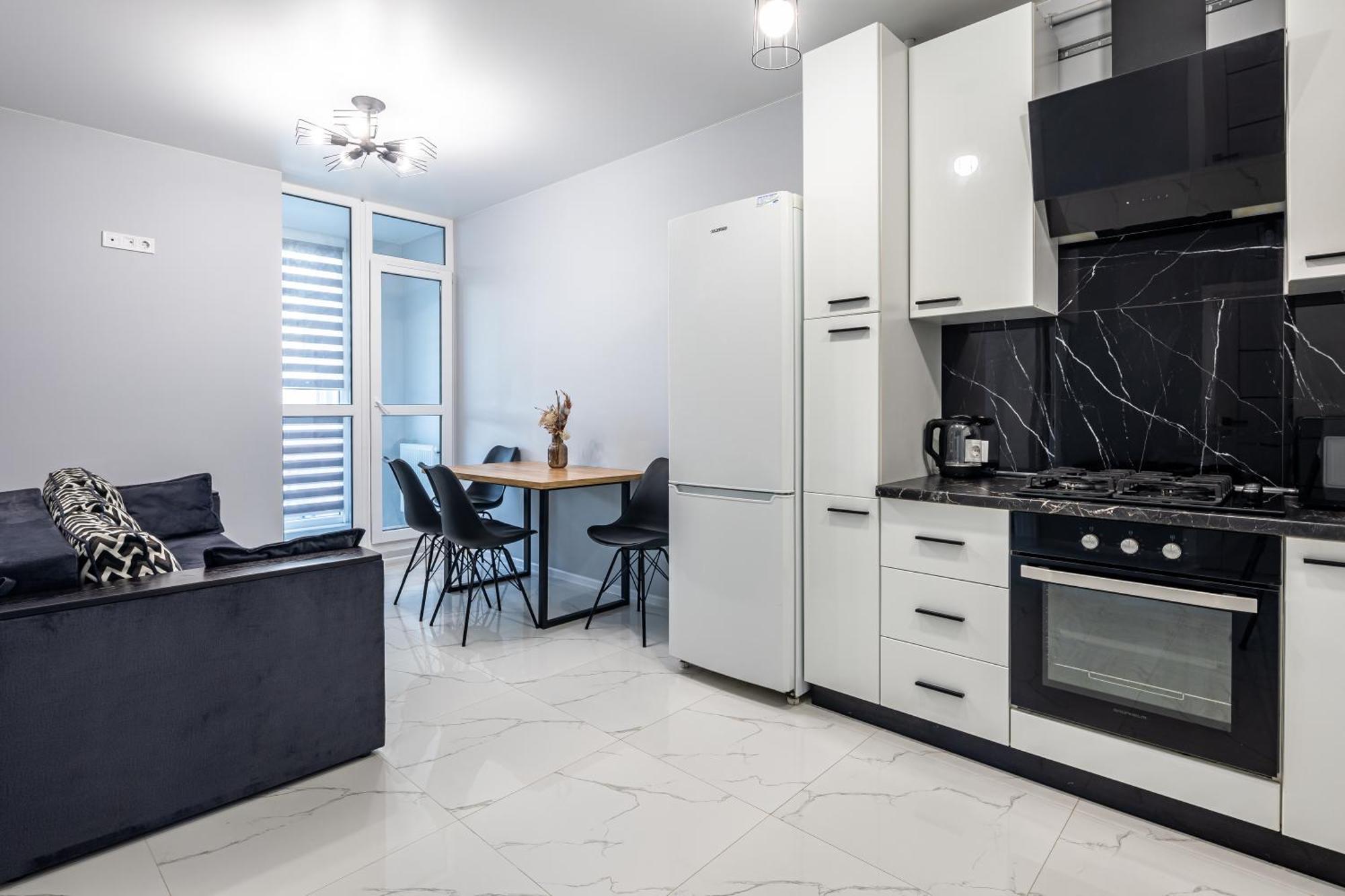 Avalon Time Apartment Lviv Exteriör bild